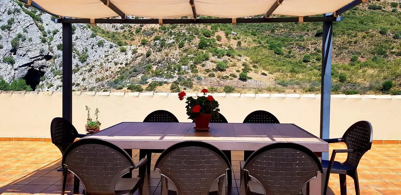 Alojamiento Rural Casitas Cueva Del Gato Benaojan Holiday home