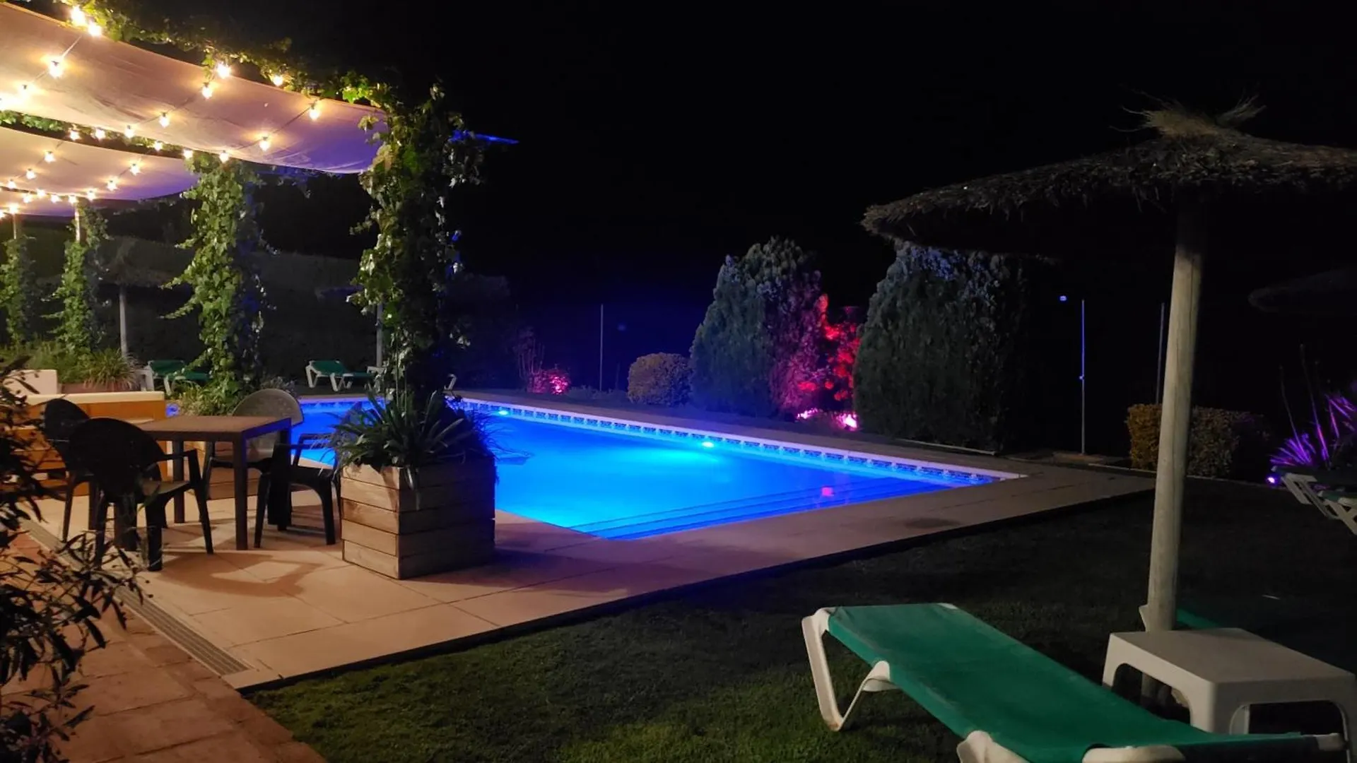 Holiday home Alojamiento Rural Casitas Cueva Del Gato Benaojan