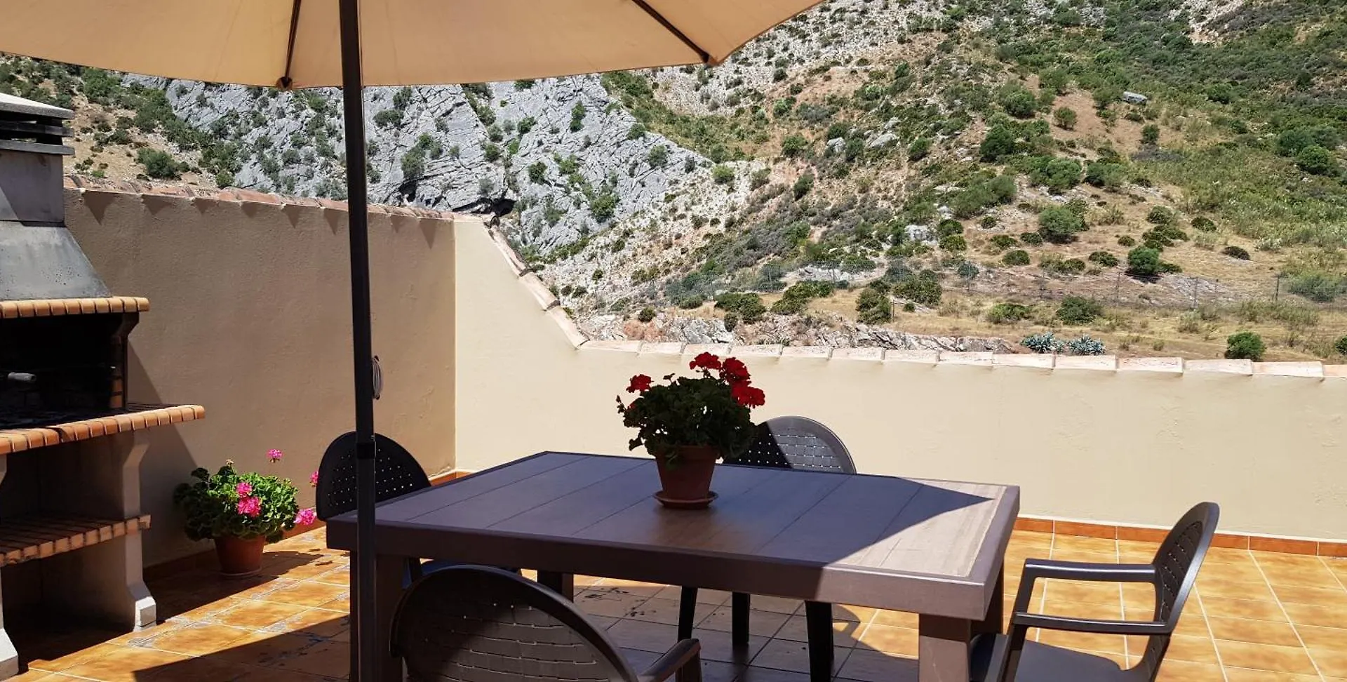 Alojamiento Rural Casitas Cueva Del Gato Benaojan