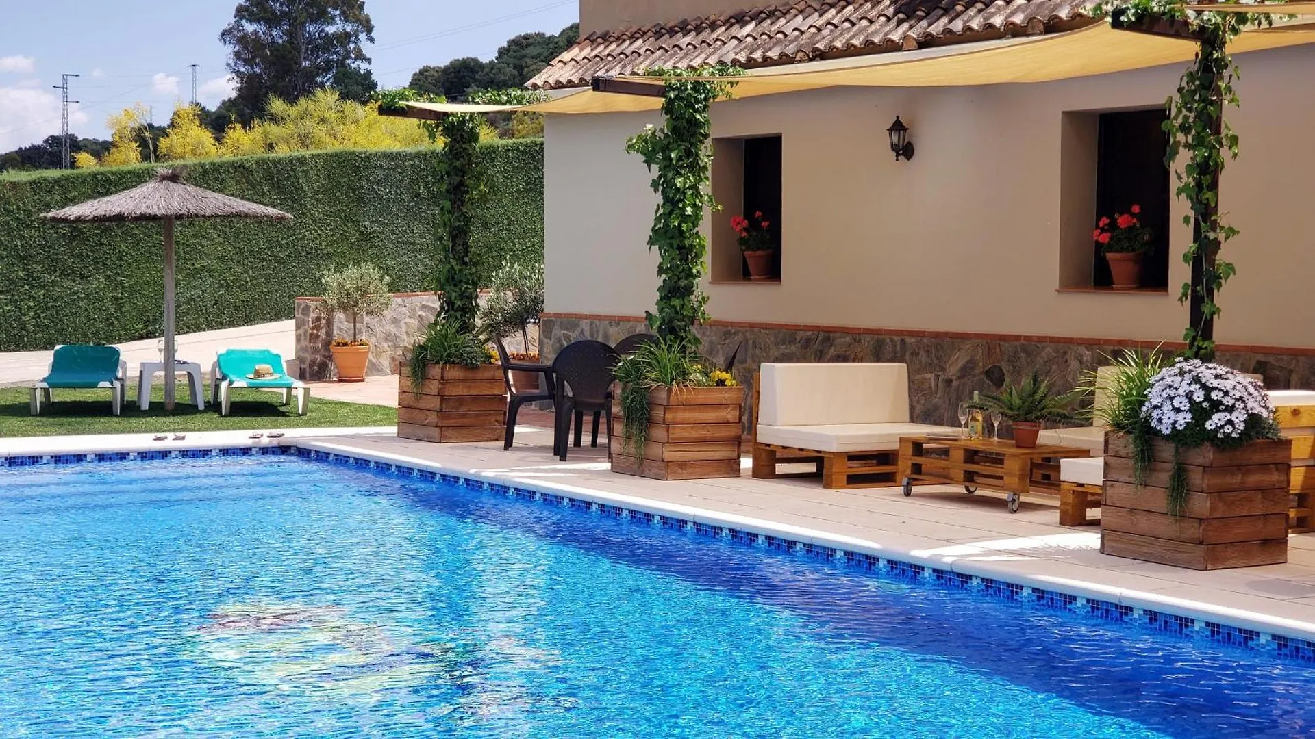 Holiday home Alojamiento Rural Casitas Cueva Del Gato Benaojan Spain